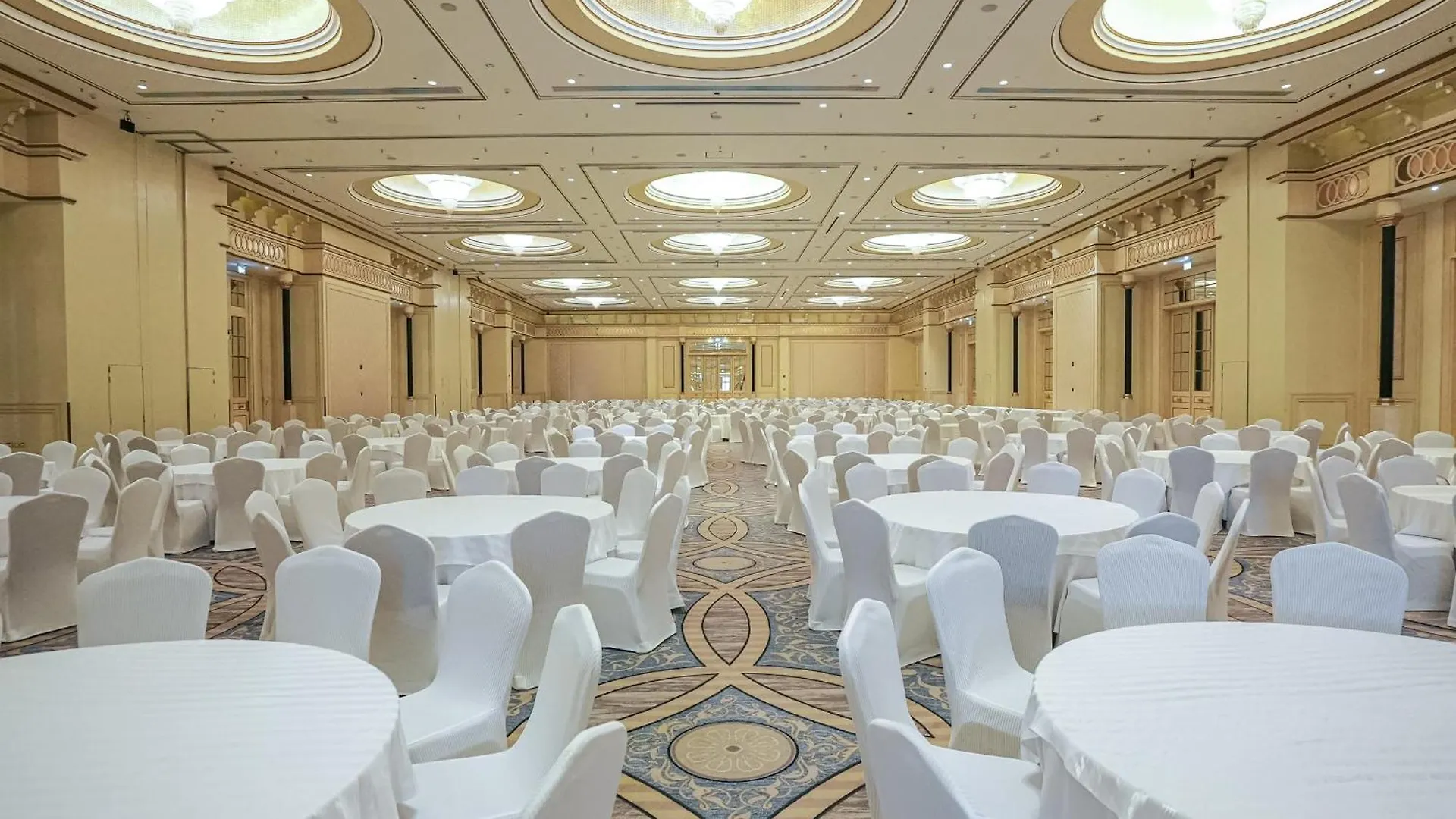 Sheraton Dammam Hotel & Convention Centre 5*,  Саудовская Аравия