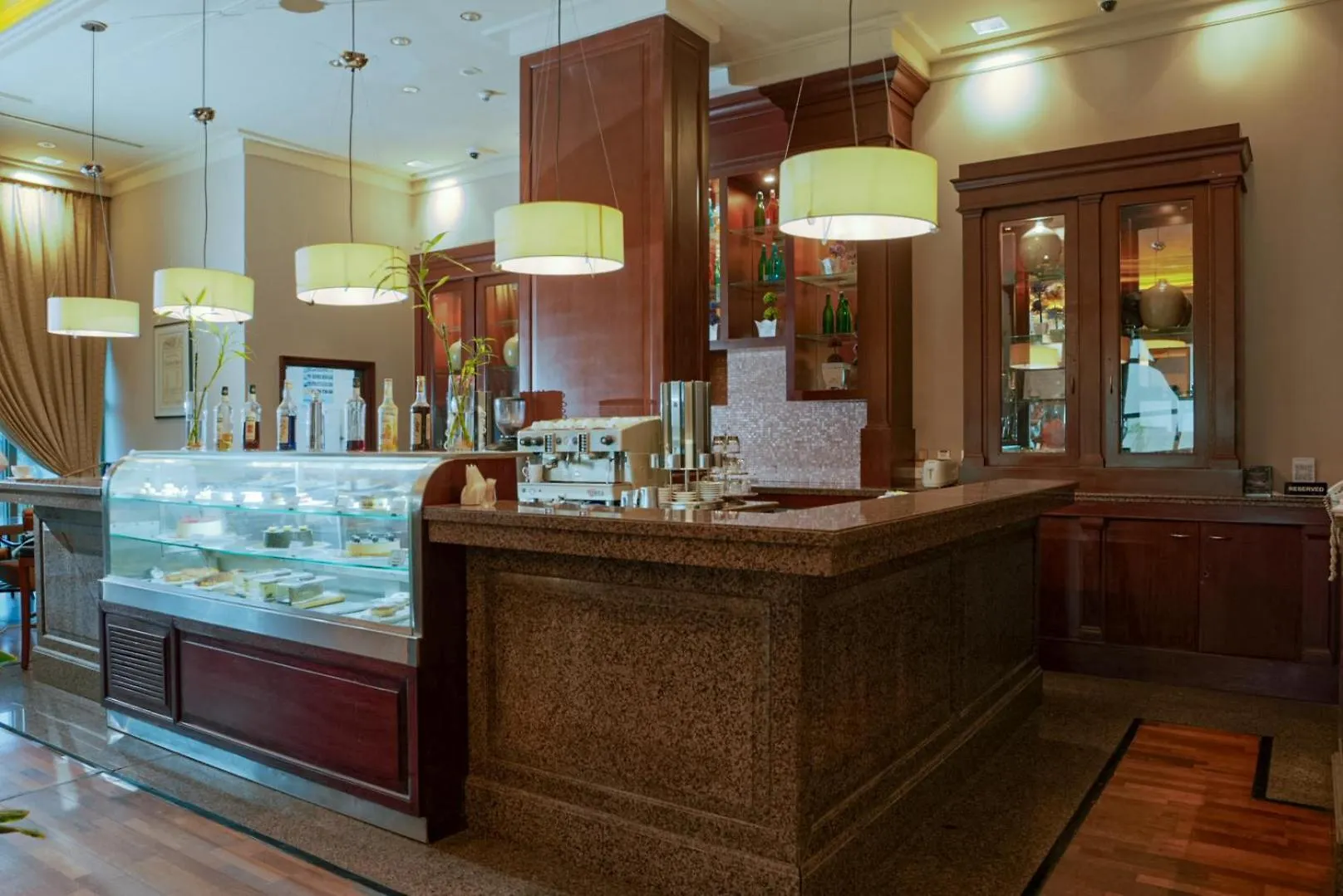 Sheraton Dammam Hotel & Convention Centre 5*,